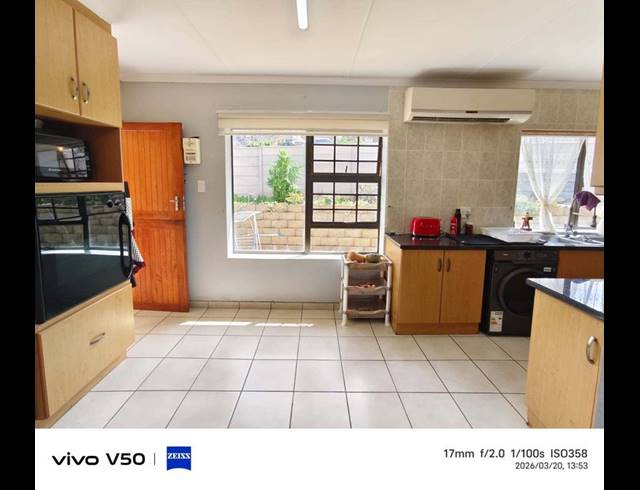 3 BEDROOM HOUSE FOR SALE IN ISLAND VIEW